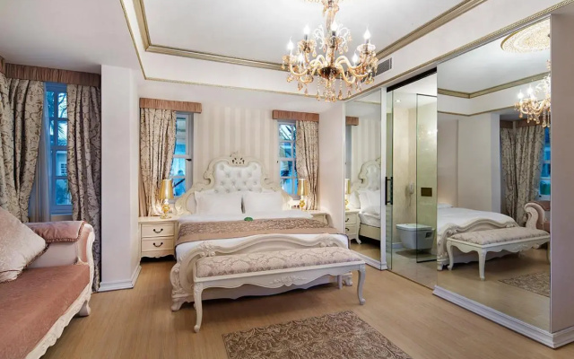 Elegance East Hotel 