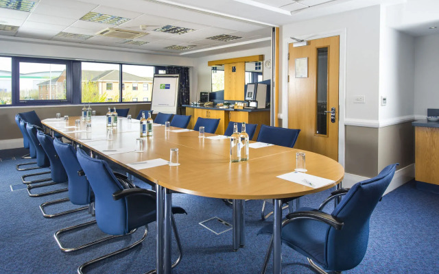 Holiday Inn Express Northampton - South by IHG