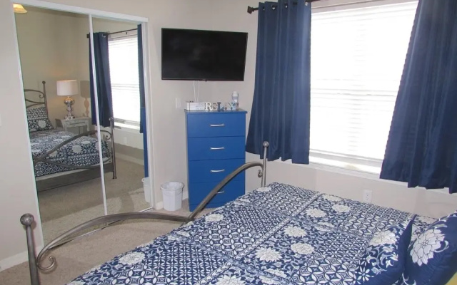 Condo A-7 3 Bedroom Condo by Redawning