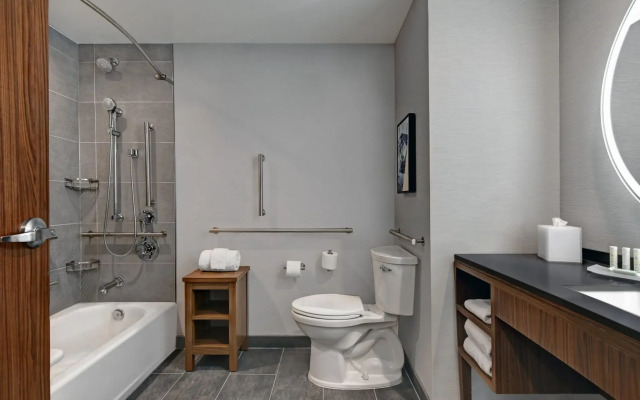 Courtyard by Marriott Hamilton