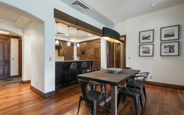 Silver Strike Lodge #403 - 2 Bed + Den