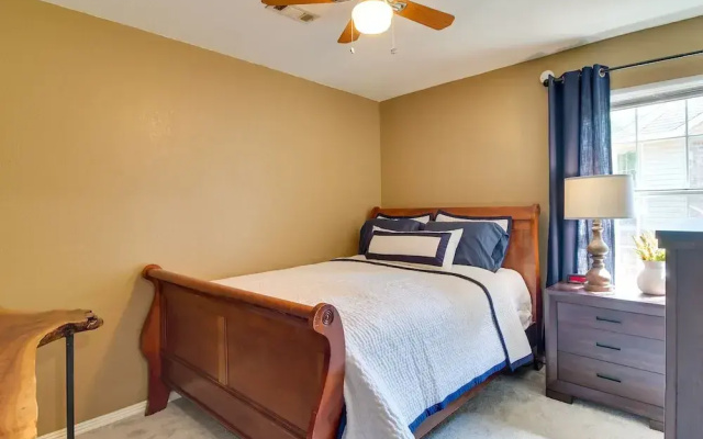 Charming Arkansas Retreat w/ Deck, Near Downtown!