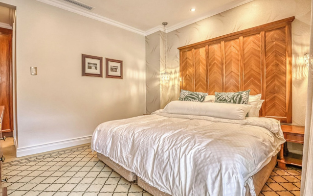 Luxurious Two-Bedroom Apartment