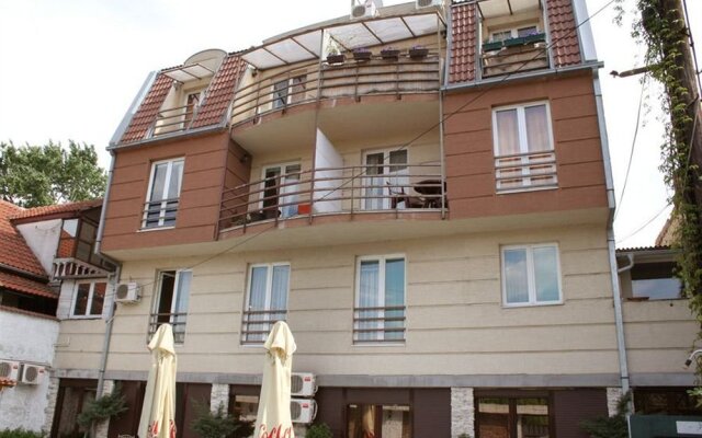 Отель Vila Senjak вид на фасад