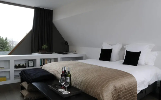 B&B Belrose Luxury