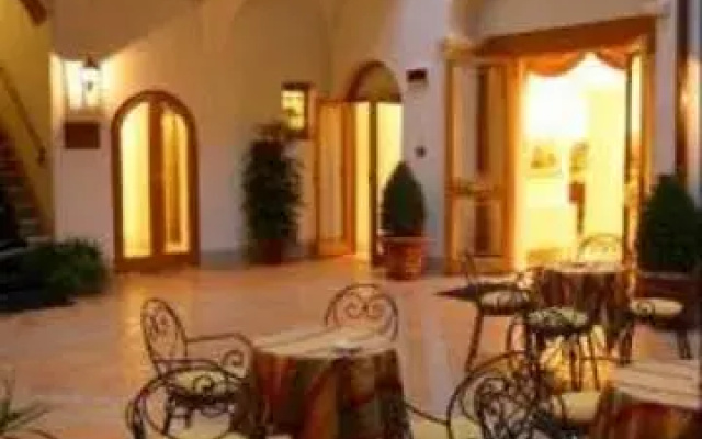 Hotel Cavaliere Palace