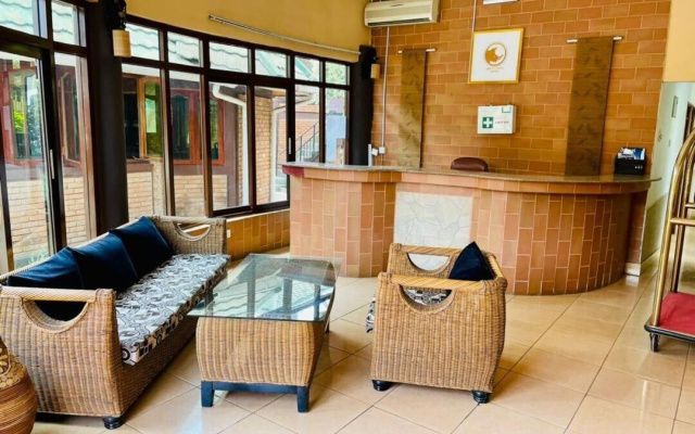 Happy Rhino Lodge