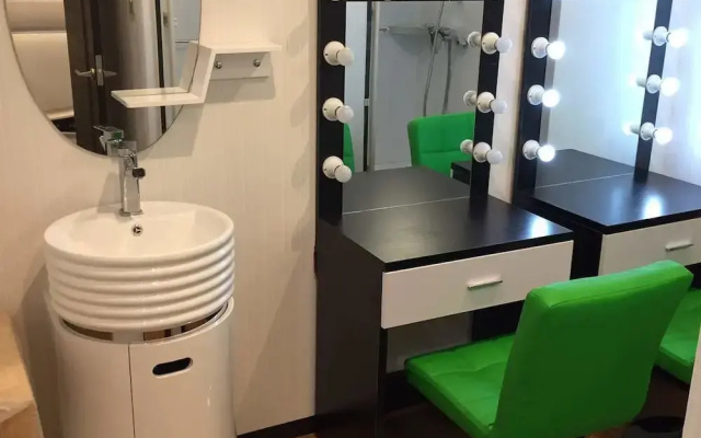 Full Cabin Hostel