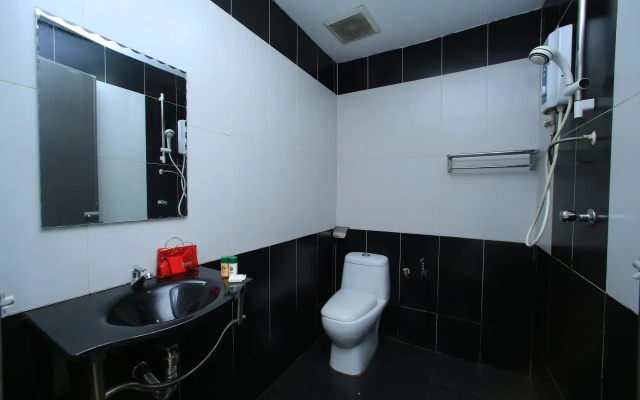 OYO 115 Hotel Safari 1
