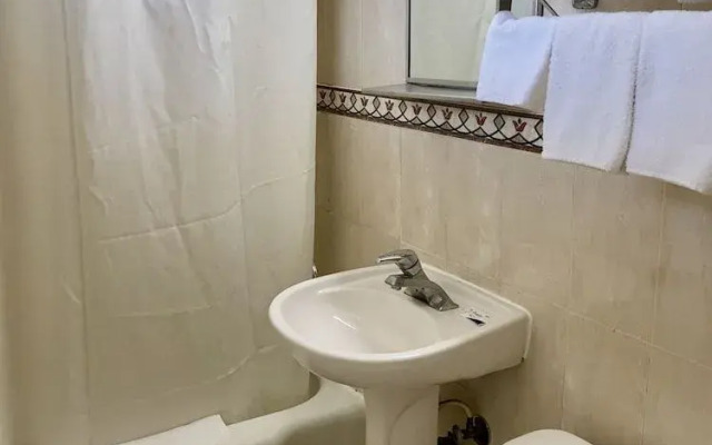 Budget Inn South