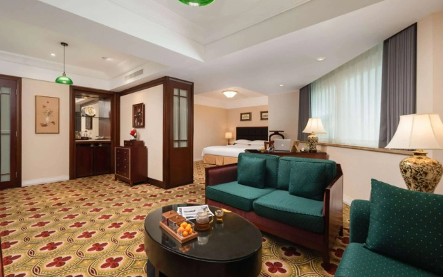 Ramada Plaza Optics Valley Hotel