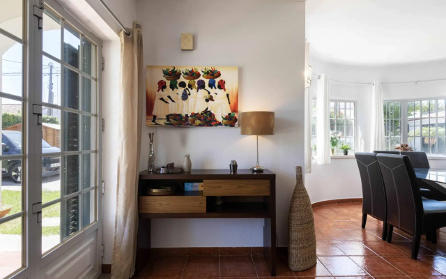 Sesimbra Stylish Villa by Homing