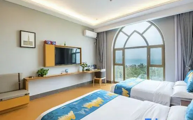 Penglai Coast Hotel (Oulebao Water World)