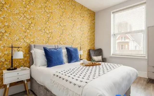 Gorgeous Family 2-Bed Apt w/ Free Gym & Parking