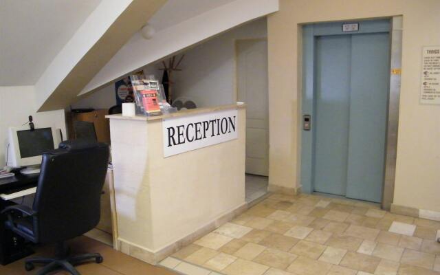 Zrinyi Hostel интерьер отеля