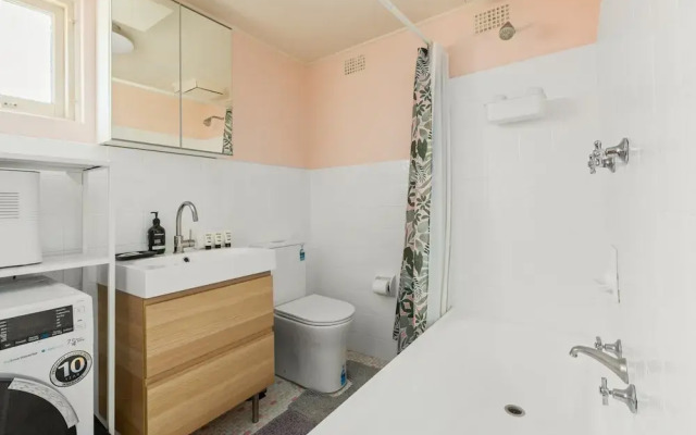 Cosy Sydenham 1-bed by Inner-west's Attractions