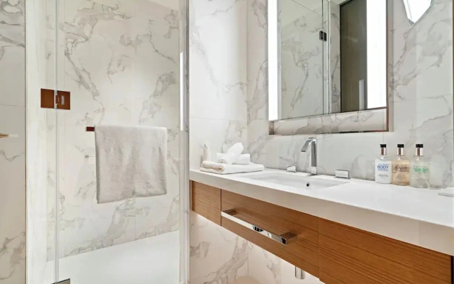 2BR Steps to Burj Khalifa Dubai Mall