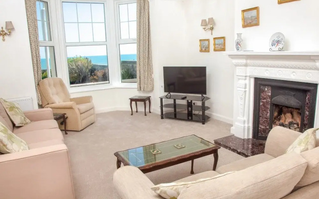 Weymouth Bay Apartment A