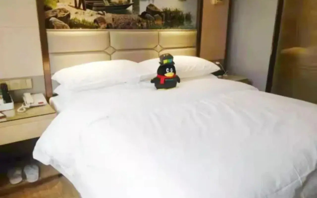 Vienna Hotel Wuhan Guobo Jiangang Metro Station