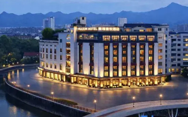 Maximin Hotel