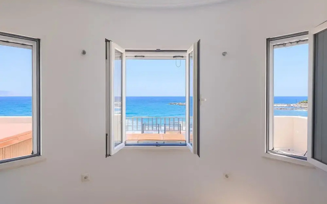 Beachfront Ela Luxury Stay With Jacuzzi Views