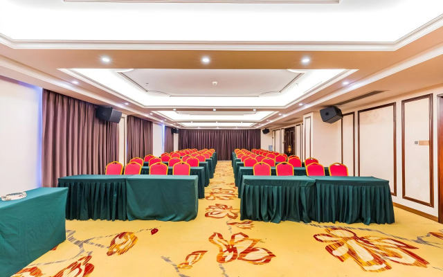 Vienna Hotel Guangdong Chaoyang Mianxi Road