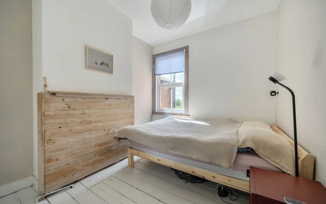 Victorian Terrace Near Uni, Sleeps 6, Garden