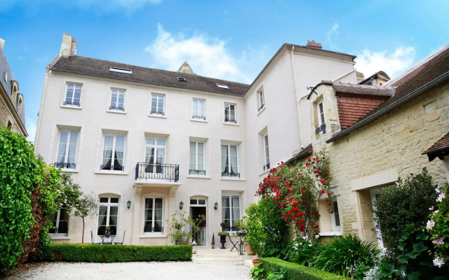 hotelImage