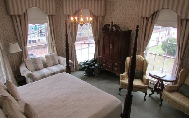 Serenity Inn Newport