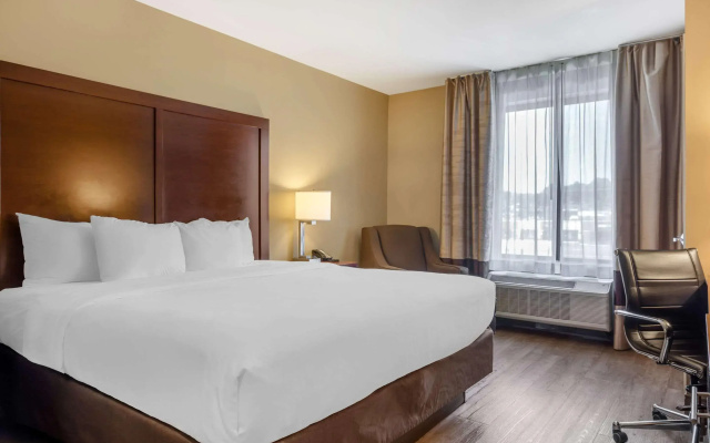 Comfort Inn & Suites at CrossPlex Village