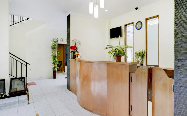 OYO 3910 Teges Inn