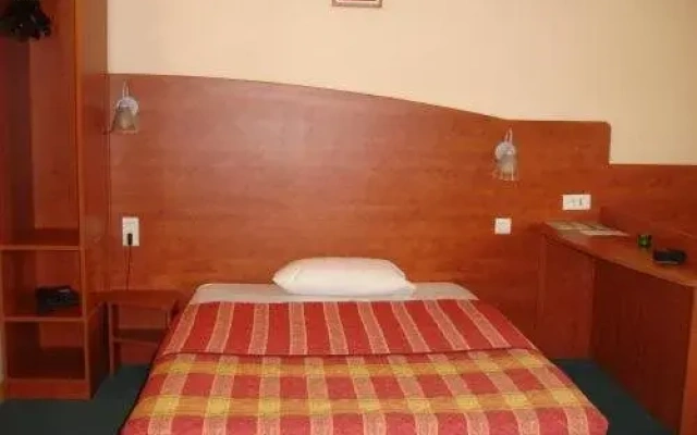 Adams Hotel