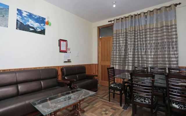 Chandra Homestay by OYO Rooms