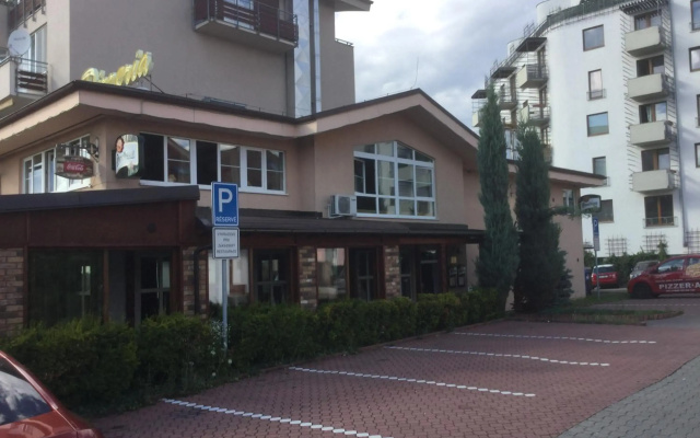 Sunny Two-story Apartment Kyje