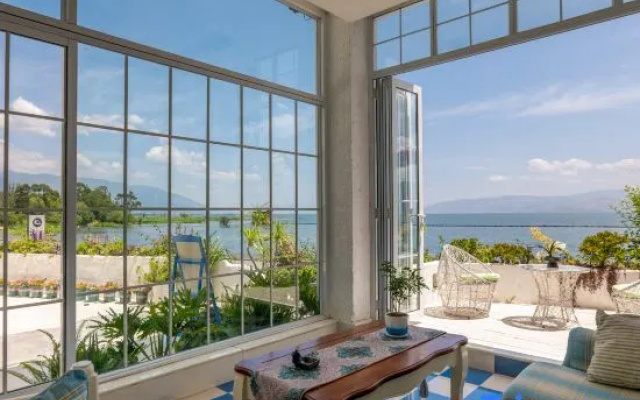 Ocean Talk Seascape Hotel