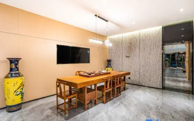 Urba Hotel (Beijing West Railway Station Lize Business District)