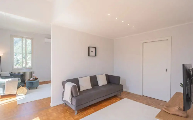 Villa Chiara Moltrasio With Private Garden by Rent all Como
