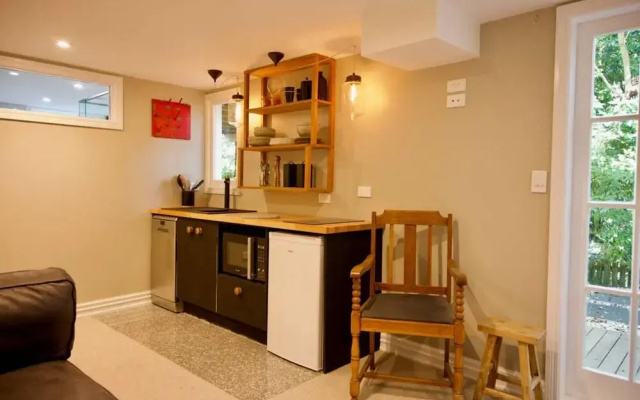 Stylish Brand New Studio Close to Ponsonby