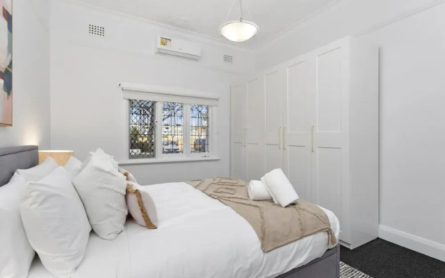 Elegant Art Semi Detached 2-bed Home