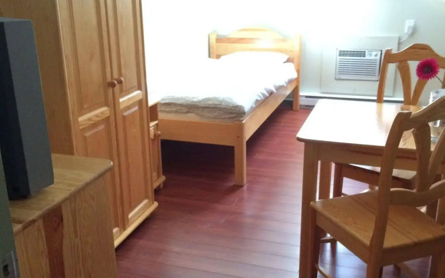 Crowsnest Vineyards Guesthouse