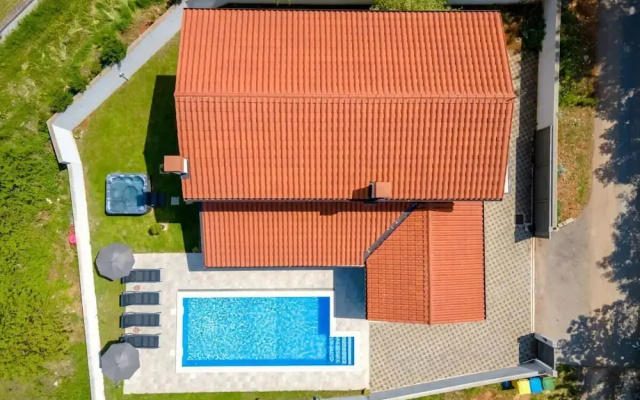 Blaise Comfortable Holiday Residence