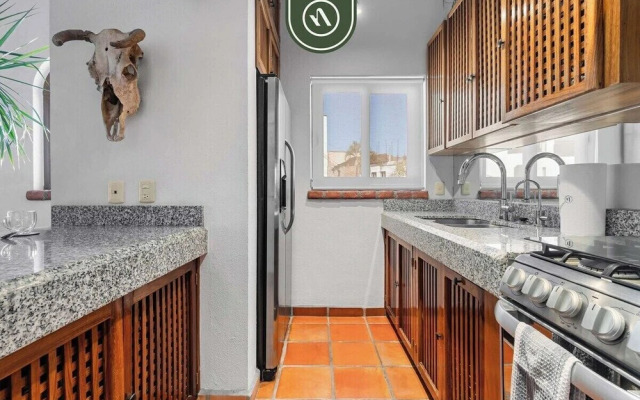 Stylish 2 BR Condo in Romantic Zone - Rooftop Pool