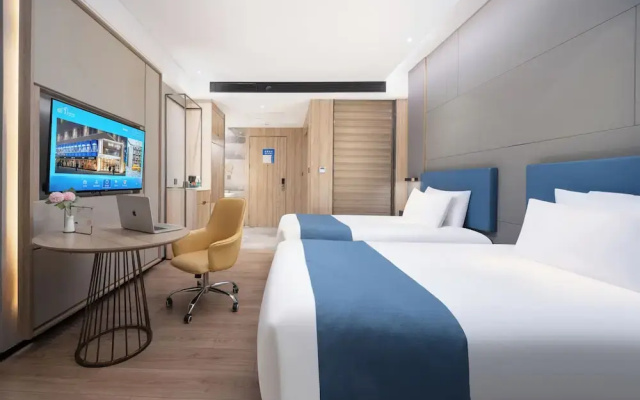 Naive S Hotel