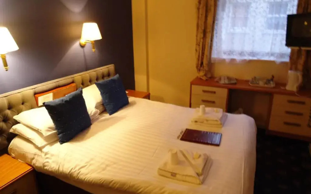 Risboro Hotel