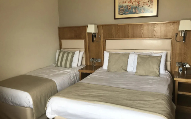 Pier Hotel