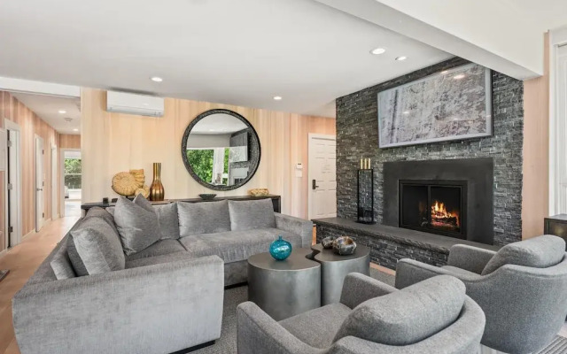 Durant Condominiums by Frias