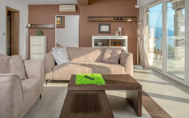 Senj Senj in Senj With 4 Bedrooms and 3 Bathrooms