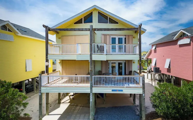 Salty Dog by Southern Vacation Rentals