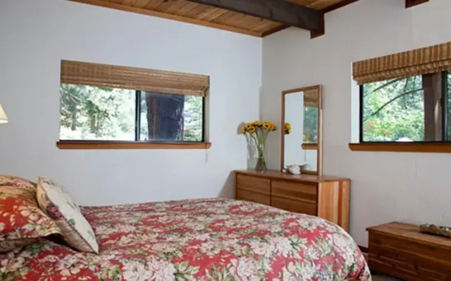 RedAwning Sutro Court Holiday home