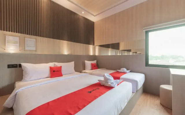 RedDoorz near Exit Toll Sirkuit Sentul